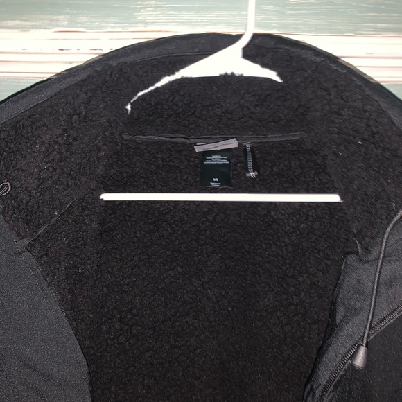 CHAMPION black hooded jacket MEDIUM (faux fur) - Picture 2 of 3